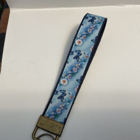 Blue Daisy Theme Key Fob Wristlet Keychain Cane strap handmade - Picture 2 of 2